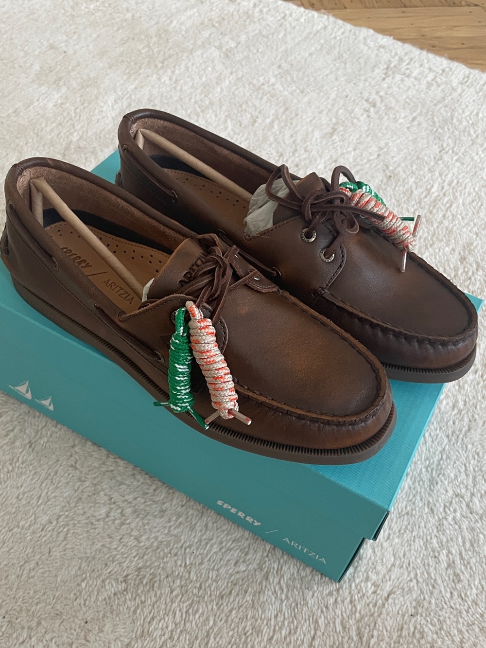 Sperry Aritzia Women Brown Leather Boat Shoes Chocolate color two eye classic